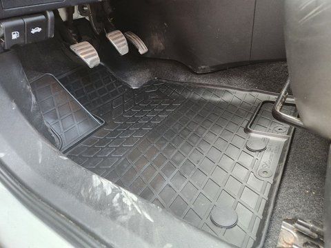 Килимки Nissan Qashqai 2007&ndash;2010